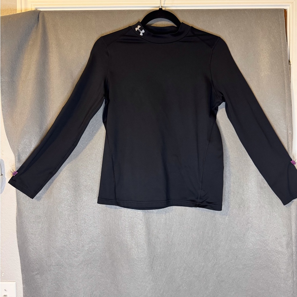 Under Armour Women's Black Long Sleeve Undershirt.  Excellent Condition.